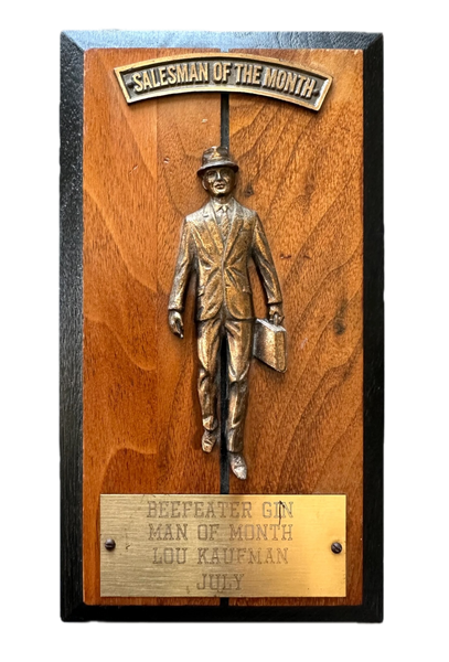 VINTAGE 1960S BEEFEATER GIN SALESMAN OF THE MONTH AWARD BRASS AND WOOD PLAQUE