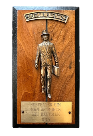 VINTAGE 1960S BEEFEATER GIN SALESMAN OF THE MONTH AWARD BRASS AND WOOD PLAQUE