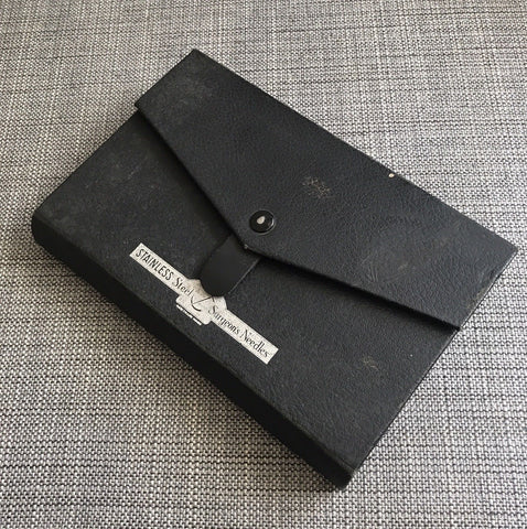 RARE VINTAGE SALESMAN'S SURGICAL NEEDLES EQUIPMENT LEATHER DISPLAY CASE - arustocracy