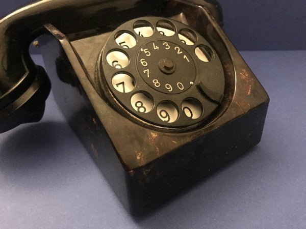 GERMAN WWII WEHRMACHT ARMY HEADQUARTERS COMMAND FIELD PHONE - AMTSANSCHLIEßER MODEL 33 - arustocracy
