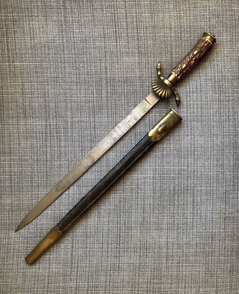 GERMAN HUNTING ASSOCIATION DAGGER SWORD CUTLASS ACORNS HOOVES CLAMSHELL TRIPLE EDGED BLAD & STAG ANTLER HANDLE - arustocracy