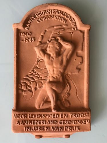 ORIGINAL WWII UNUSUAL PLAQUE AWARDED TO BBC BY DUTCH GOVERNMENT - arustocracy
